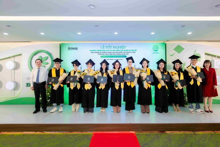 Nearly 300 Nutrilite health consultants trained by the National Institute of Nutrition
